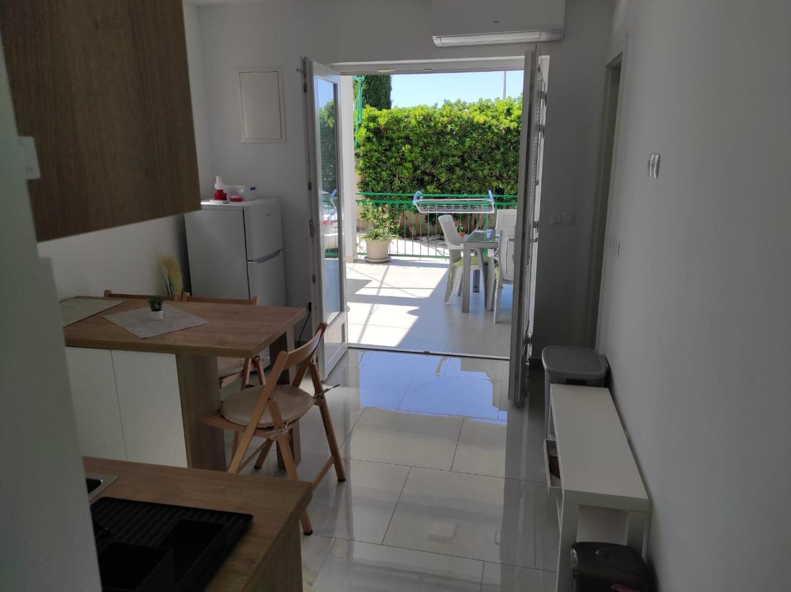 Apartment With Terrace And Garden Pirovac Buitenkant foto