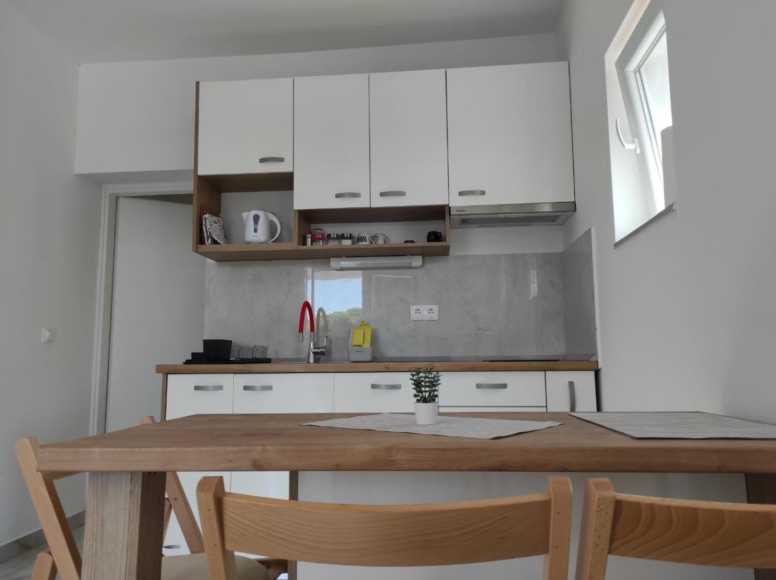 Apartment With Terrace And Garden Pirovac Buitenkant foto