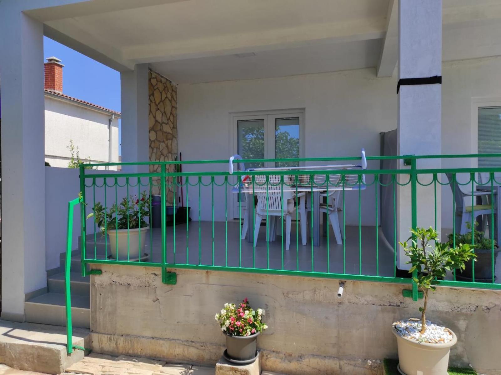 Apartment With Terrace And Garden Pirovac Buitenkant foto